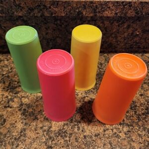 Tupperware 9 Oz Stacking Tumblers 116-33, Set of 4